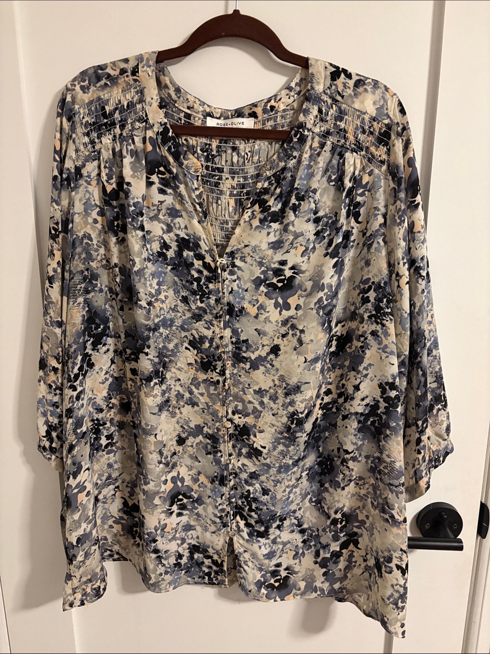 Rose & Olive Blue and Cream, Pink Abstract Marble Print Blouse. 2X women’s plus.